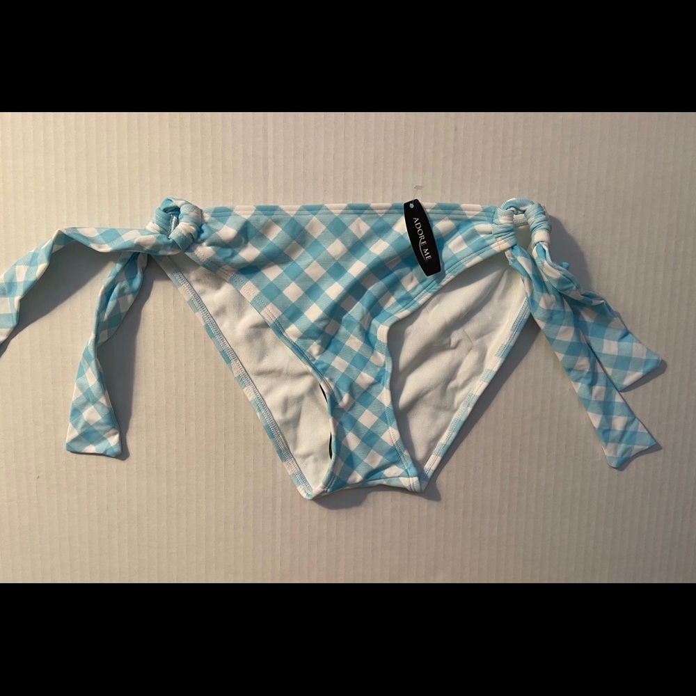 Adore Me Bikini Bottoms Size Large